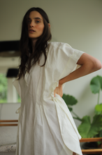 Load image into Gallery viewer, IVORY LINEN SHIRT
